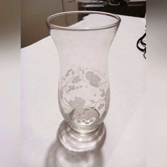 Ivy design Etched Glass Vase - Picture 1 of 4